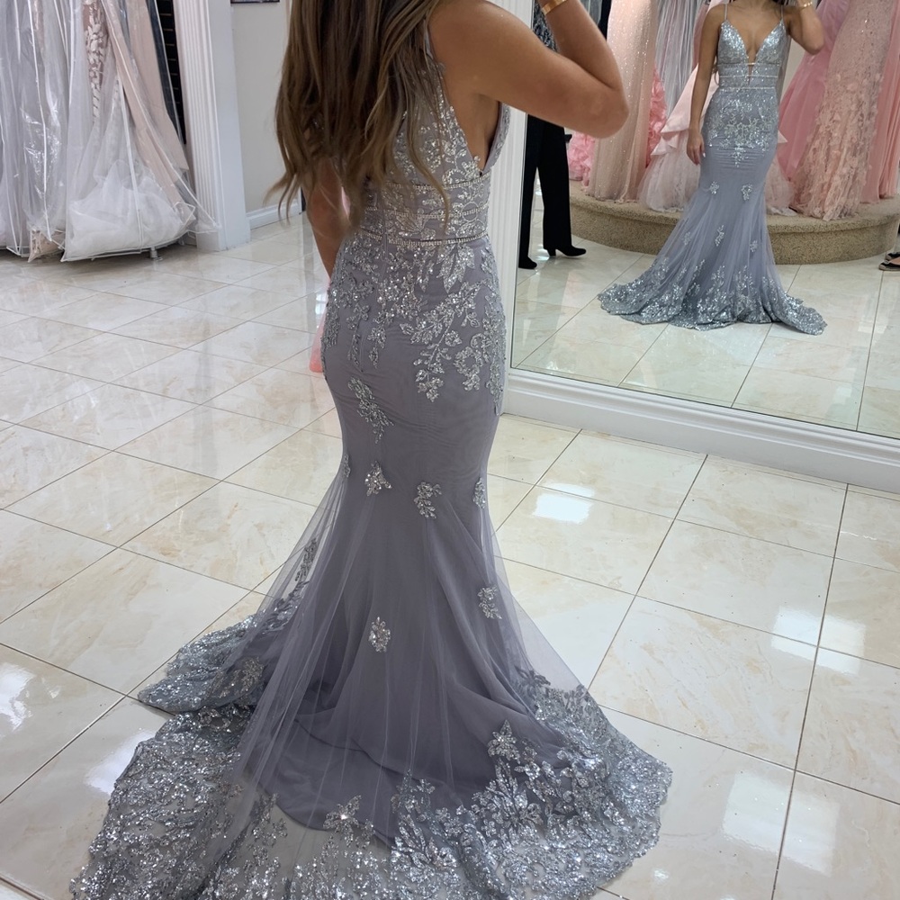 Portia and Scarlett never worn size 4 prom dress